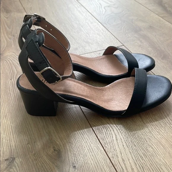 Black J. Jill Women's Sandals - Picture 1 of 11